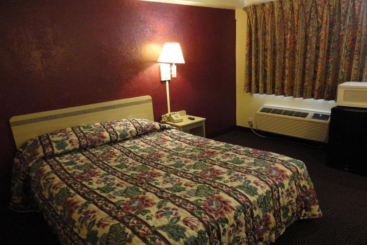 Americas Best Value Inn Battle Creek Extérieur photo